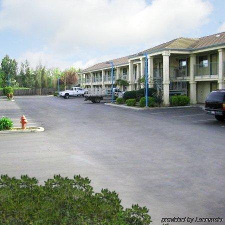 Edge Water Inn Reedley Εξωτερικό φωτογραφία