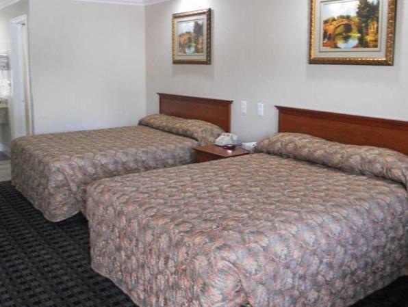 Edge Water Inn Reedley Εξωτερικό φωτογραφία