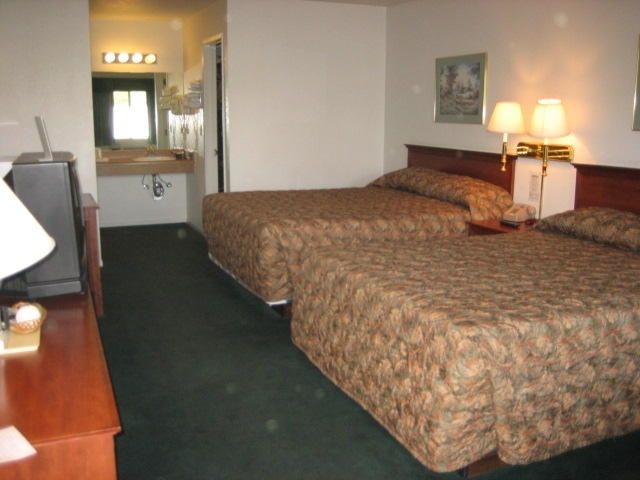 Edge Water Inn Reedley Δωμάτιο φωτογραφία