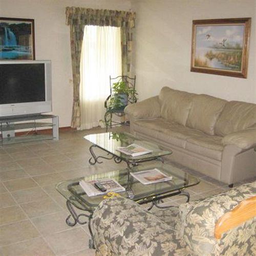 Edge Water Inn Reedley Εξωτερικό φωτογραφία